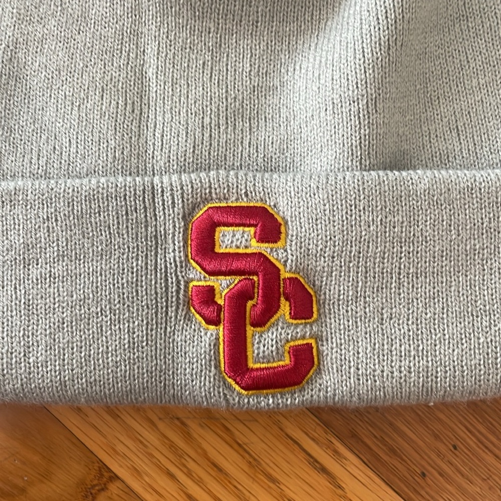 gray usc beanie - Picture 2 of 4